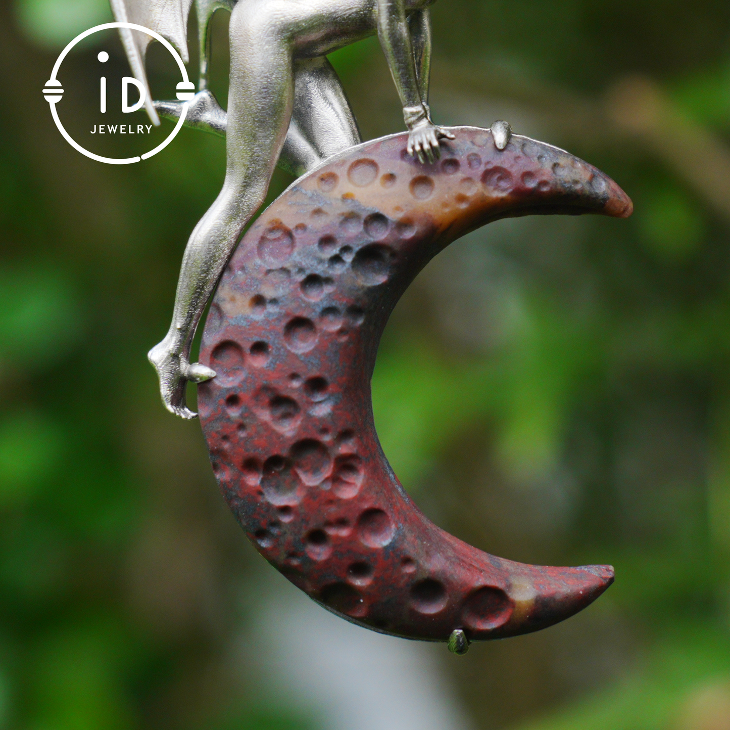 Handgeschnitzter Sukkubus-Anhänger aus 925er Silber | Blutmond & Blutstein-Halbmond | Geflügelter Dämon, gotischer Schutztalisman | Perfektes gotisches Geschenk