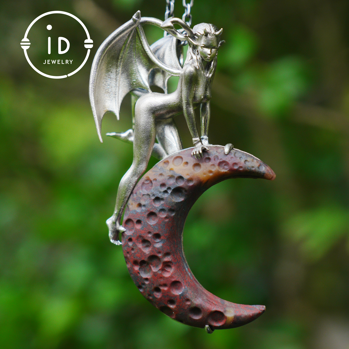 Handgeschnitzter Sukkubus-Anhänger aus 925er Silber | Blutmond & Blutstein-Halbmond | Geflügelter Dämon, gotischer Schutztalisman | Perfektes gotisches Geschenk