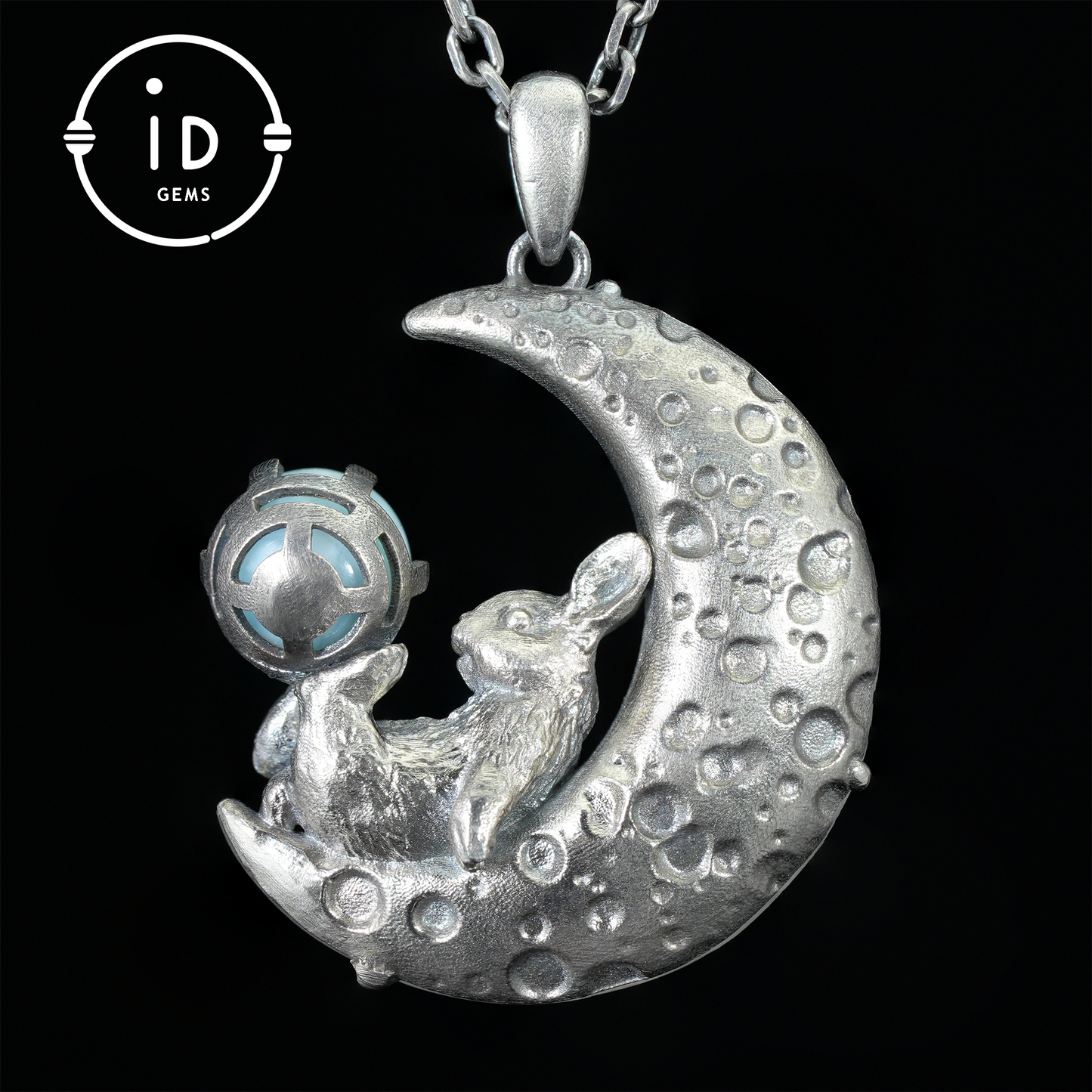Hasen-Amulett-Anhänger mit Larimar und weißem Kristallmond, handgefertigter Fantasy-Schmuck, Himmlisches Totem, verträumtes Schutzgeschenk