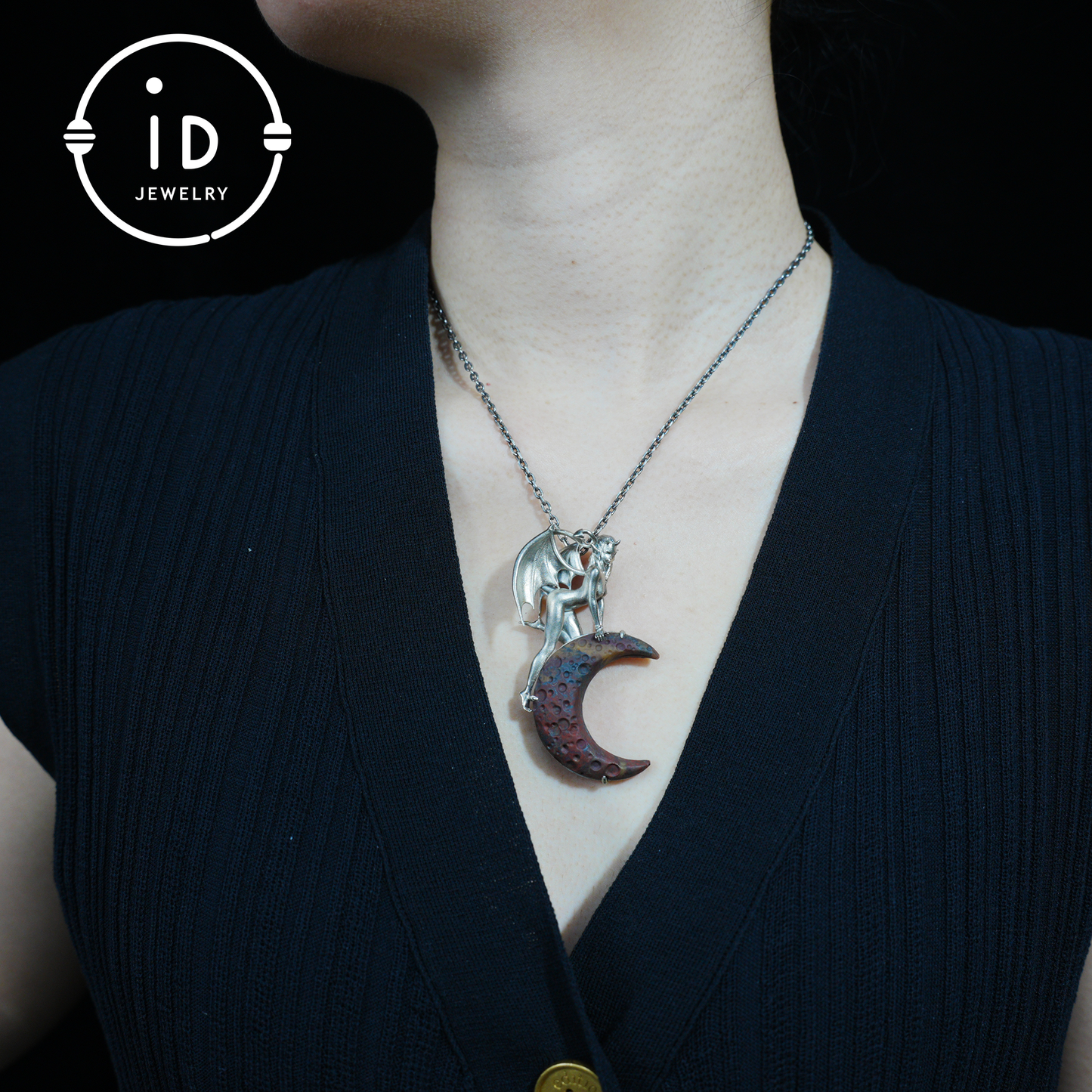 Handgeschnitzter Sukkubus-Anhänger aus 925er Silber | Blutmond & Blutstein-Halbmond | Geflügelter Dämon, gotischer Schutztalisman | Perfektes gotisches Geschenk