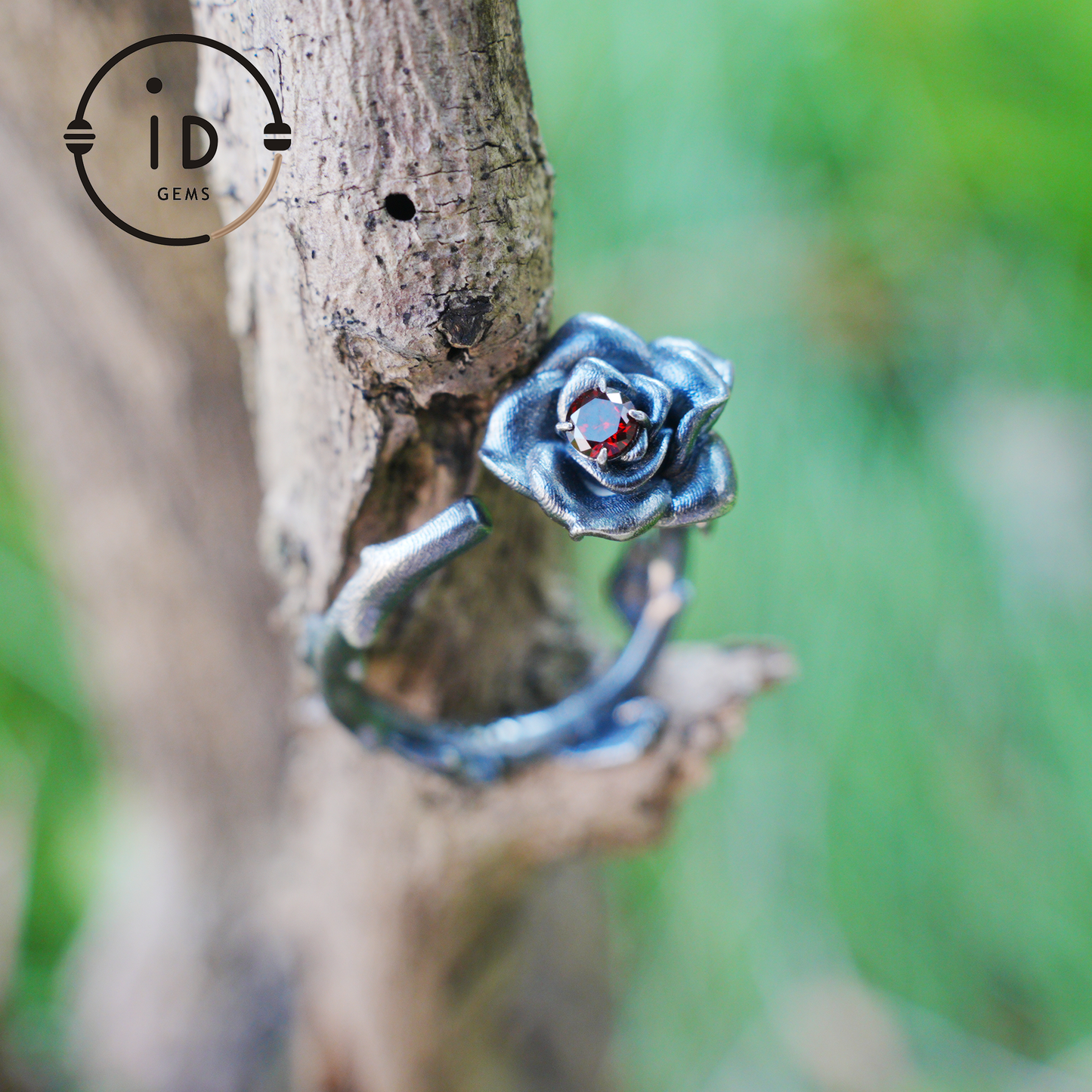 Rosenring mit blutrotem Stein, Gothic-Gelübdeschmuck, handgefertigtes Fantasy-Amulett aus Dornen und Eid, symbolisches Rosendesign