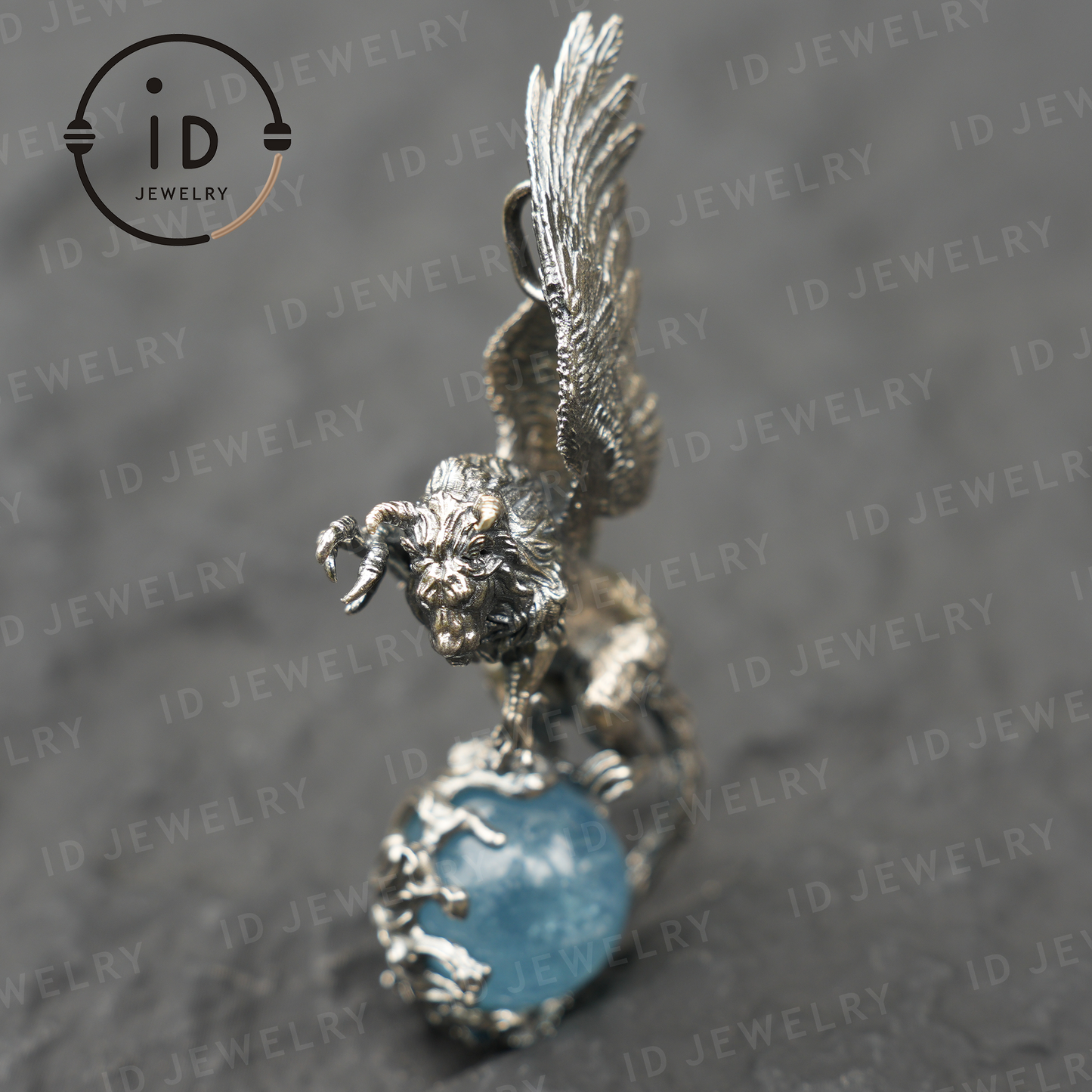 Geflügelter Löwenanhänger - Handgefertigter Schmuck aus 925er Sterlingsilber mit Aquamarin - Symbol der Weisheit und des spirituellen Schutzes - Geschenk für Sie
