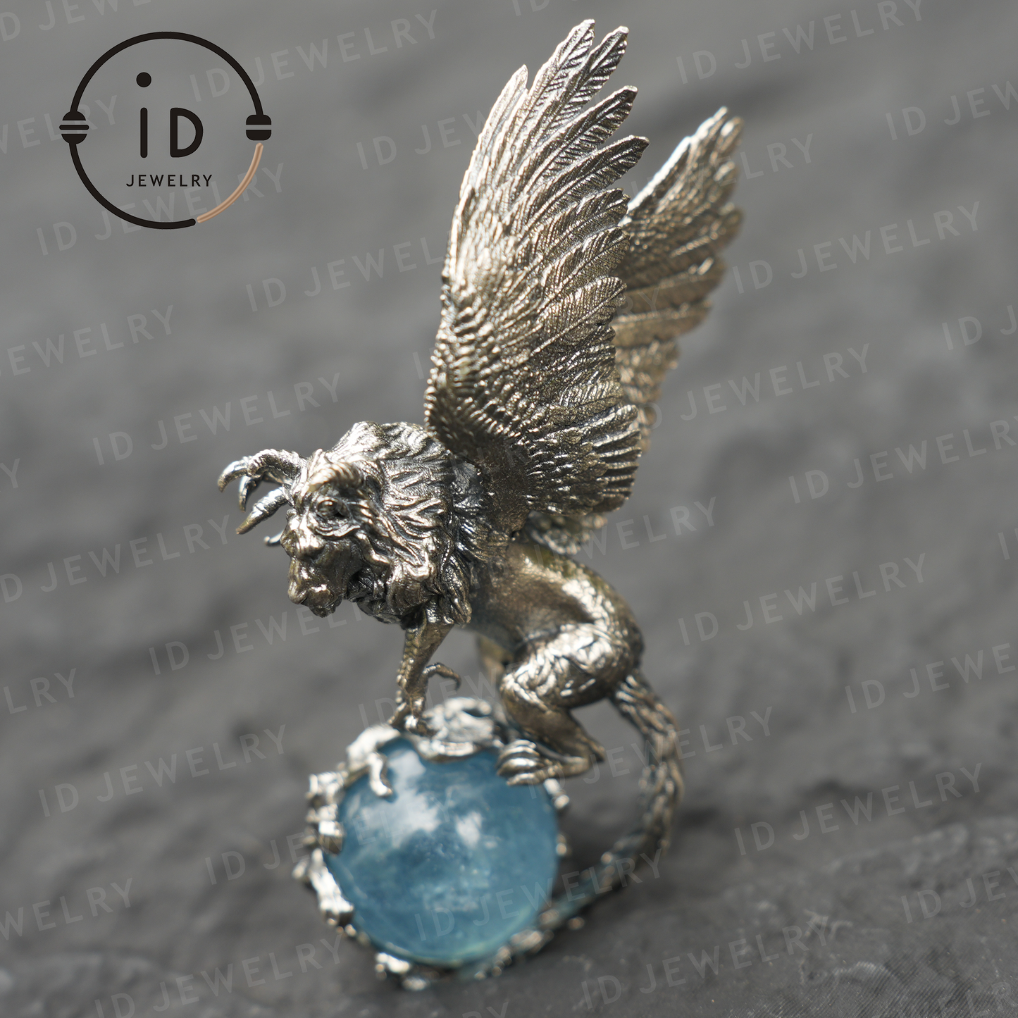 Geflügelter Löwenanhänger - Handgefertigter Schmuck aus 925er Sterlingsilber mit Aquamarin - Symbol der Weisheit und des spirituellen Schutzes - Geschenk für Sie