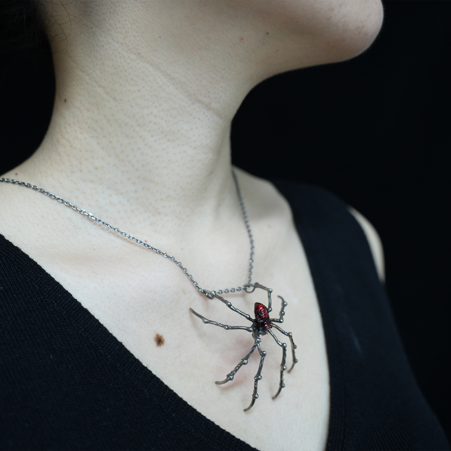 Halskette mit Spinnenanhänger · Spirituelles Tiertotem · Symbol innerer Entschlossenheit und Leidenschaft · Geschenk für Meditationsliebhaber