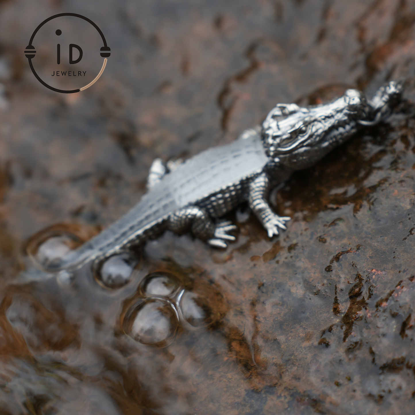 HandmadeCrocodilePendant | AnimalThemeJewelryGift | WildlifeStyleBrooch | Handmade925SilverJewelry