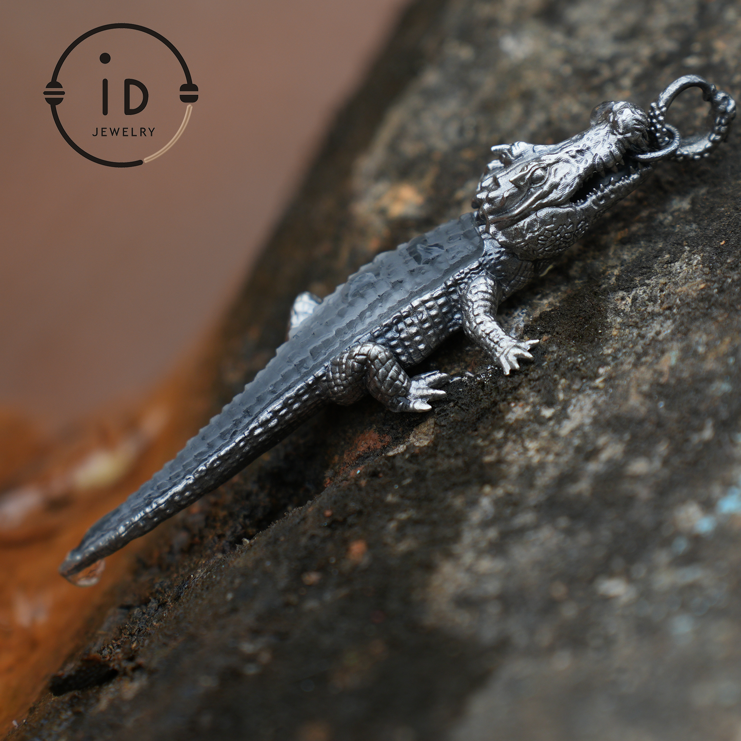 HandmadeCrocodilePendant | AnimalThemeJewelryGift | WildlifeStyleBrooch | Handmade925SilverJewelry