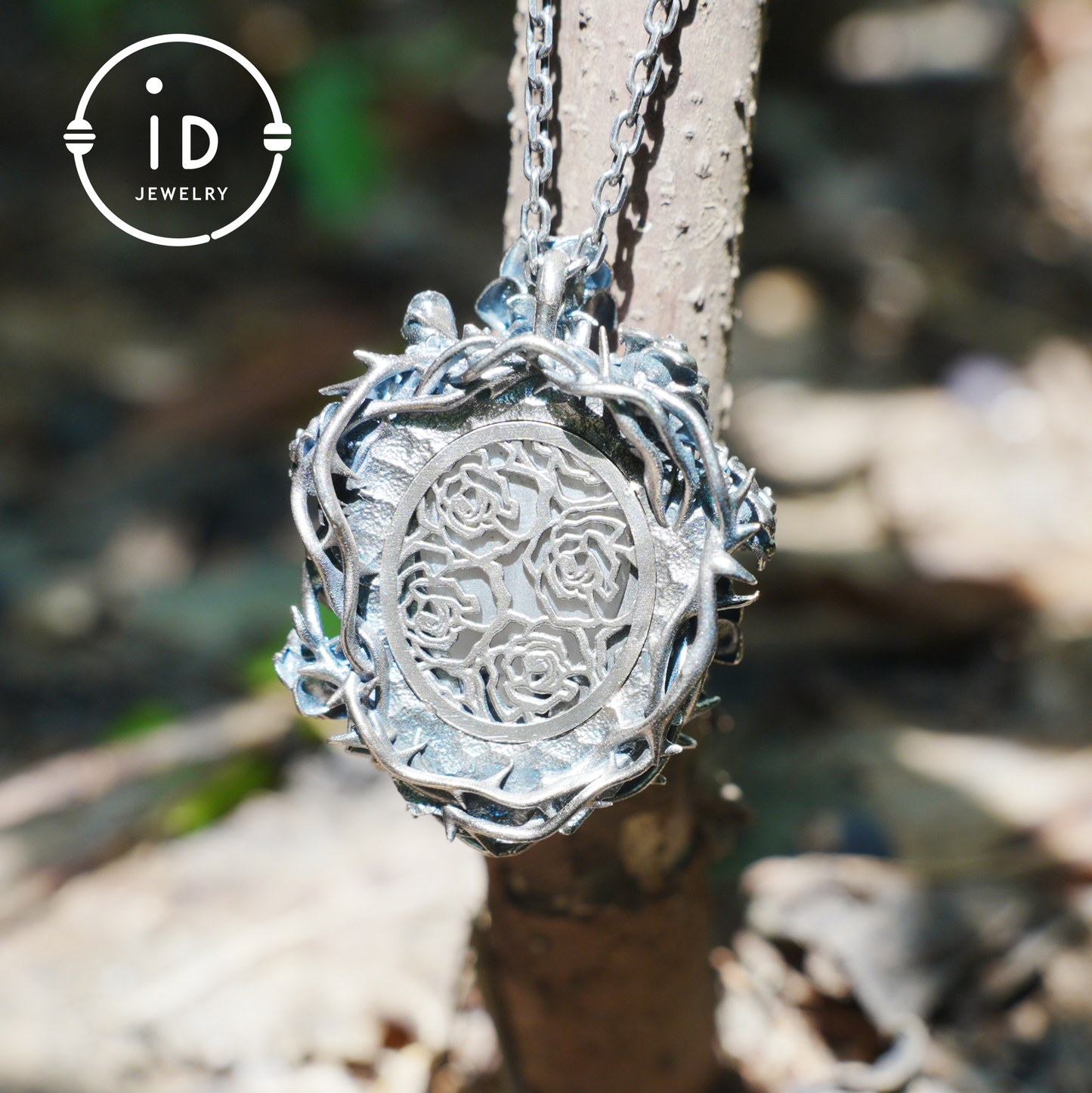 Handgeschnitzter Rosenkranz-Anhänger als Geschenk | Kamee-Halskette aus 925er Sterlingsilber | Rosenkrone und Dornenrahmen | Viktorianischer Vintage-Stil | Handgefertigt