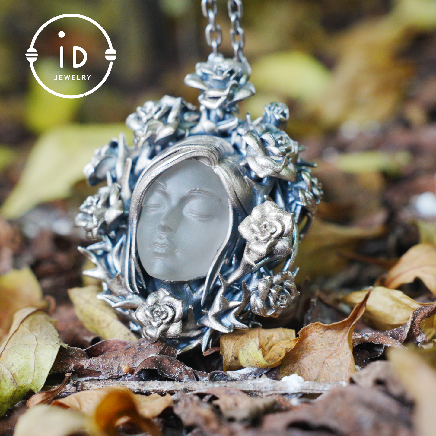 Handgeschnitzter Rosenkranz-Anhänger als Geschenk | Kamee-Halskette aus 925er Sterlingsilber | Rosenkrone und Dornenrahmen | Viktorianischer Vintage-Stil | Handgefertigt
