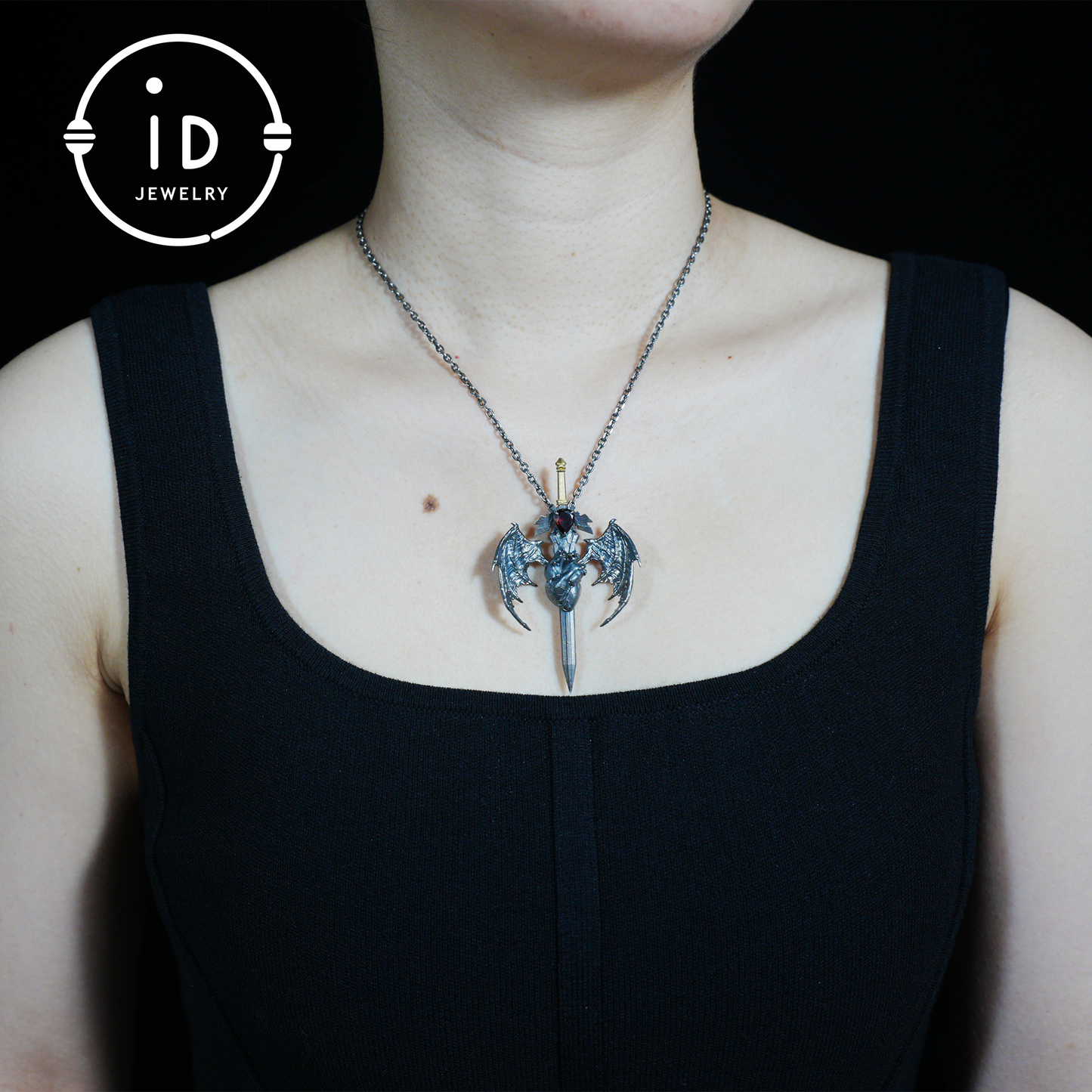 925 Silver Guardian Heartblade Necklace · Handmade 925 Silver Necklace · Garnet Symbolizing Vitality · Silver Jewelry Gift