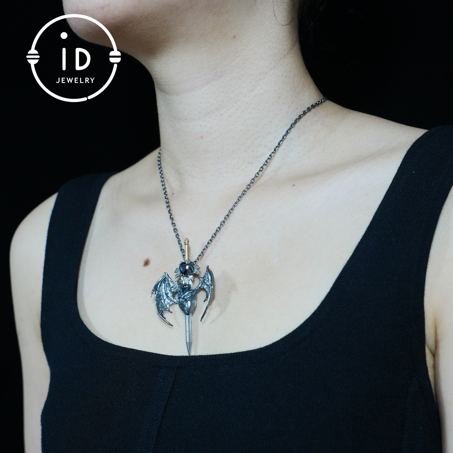 925 Silver Guardian Heartblade Necklace · Handmade 925 Silver Necklace · Garnet Symbolizing Vitality · Silver Jewelry Gift