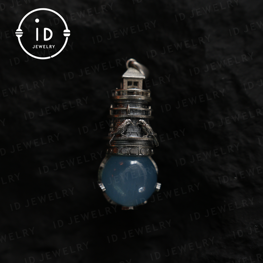 Handgefertigter Leuchtturm-Anhänger | Gotisches Amulett mit Aquamarin | Mystische Raben | Magischer Schutzschmuck | Vintage-Fantasy-Stil