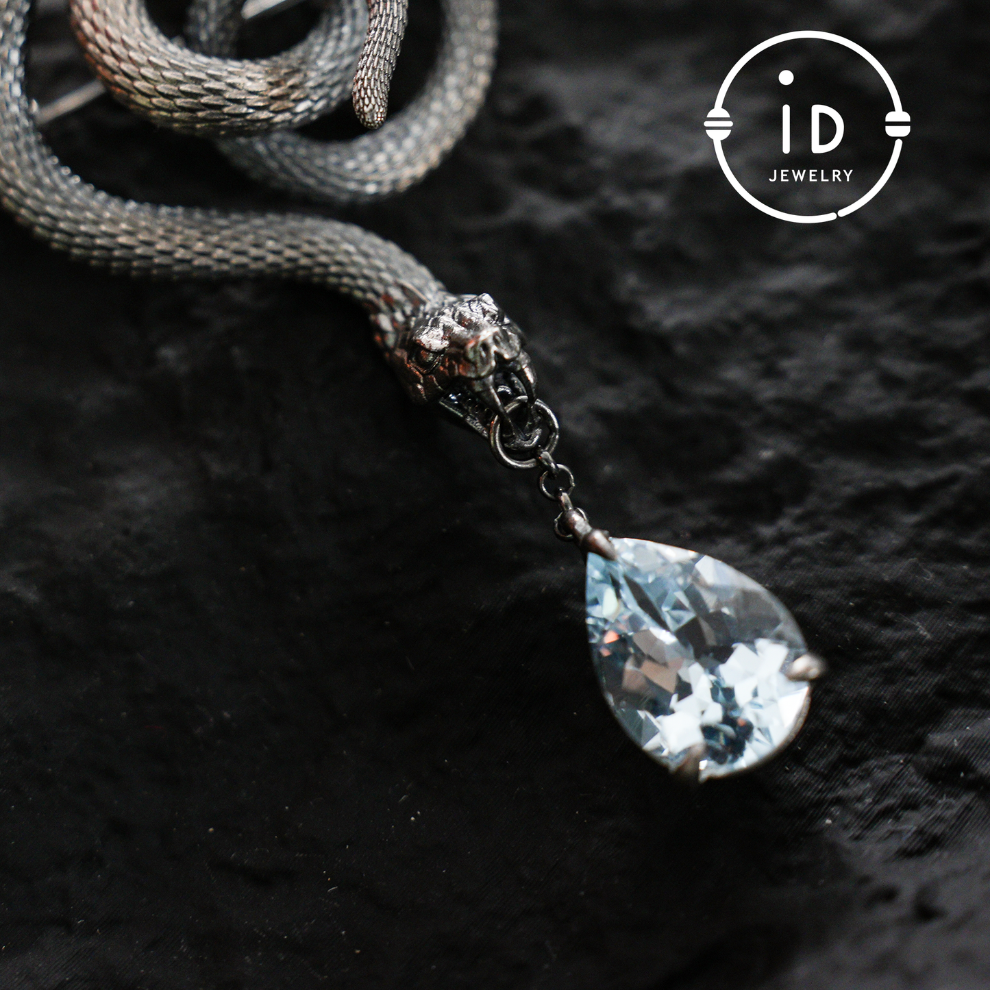 Handgefertigte Schlangenbrosche mit Aquamarin | Mystisches Symbol | Vintage Fantasy Schmuck