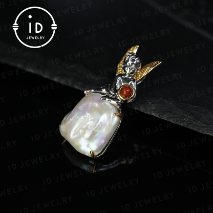Handgefertigter Engelsanhänger | Barockperlenschmuck mit Karneol | Amulettgeschenk | Fantasy-Kunstschmuck 