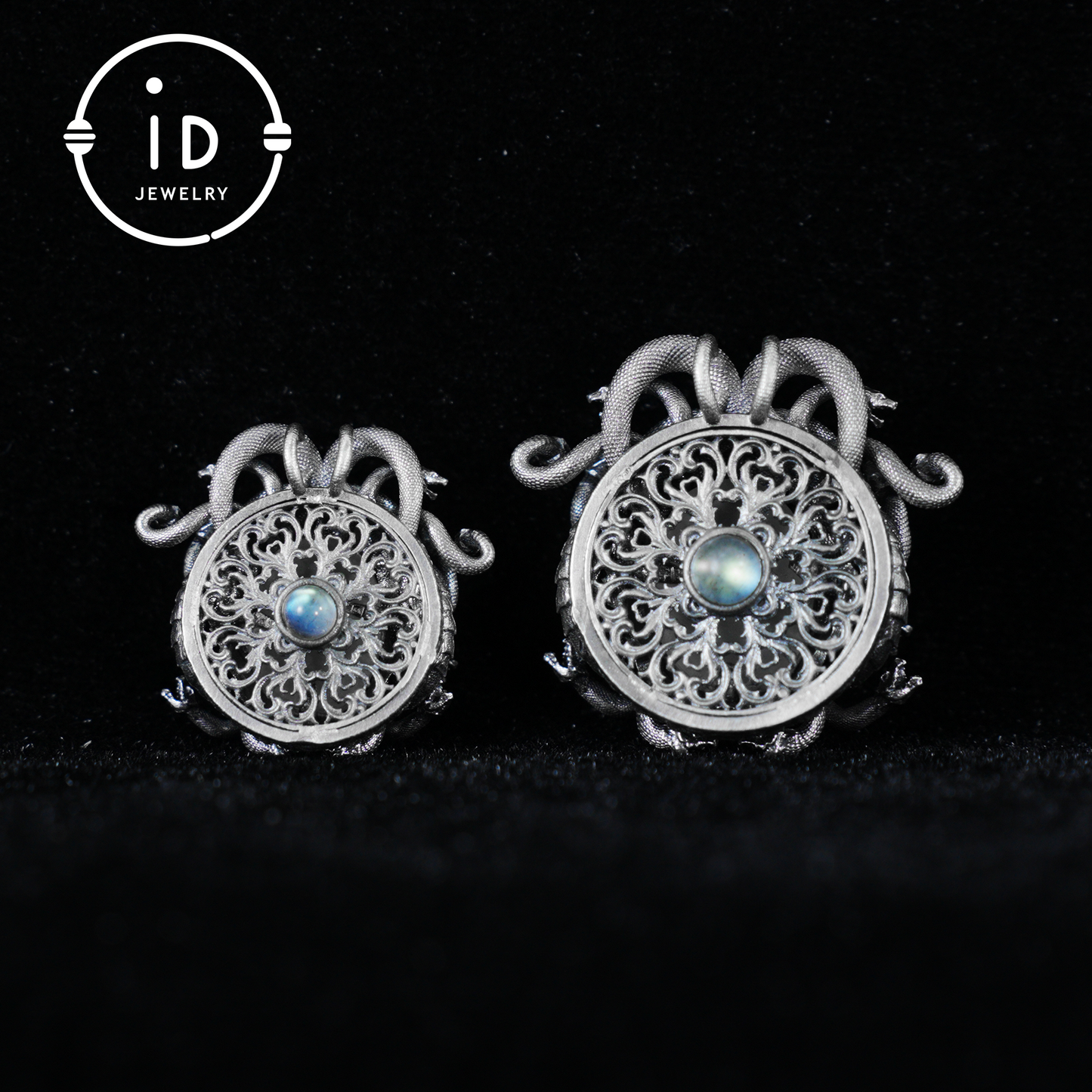 Anhänger „Schlafendes Auge“ · Silberner Medusa-Schmuck · Amulett der Göttin mit geschlossenem Auge, Quarz und Smaragd