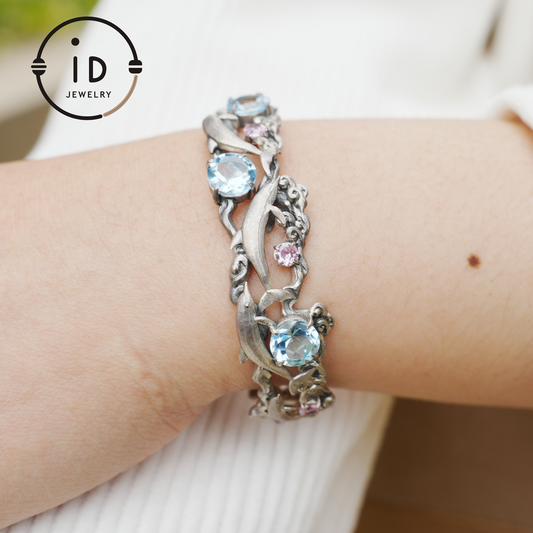 Blue Topaz Dolphin Cuff Bracelet in 925 Sterling Silver, Vintage Totem Style Nature Jewelry Gift for Her, Birthday or Ocean Inspired Look