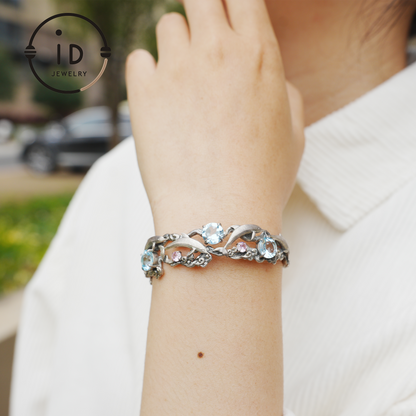 Blue Topaz Dolphin Cuff Bracelet in 925 Sterling Silver, Vintage Totem Style Nature Jewelry Gift for Her, Birthday or Ocean Inspired Look
