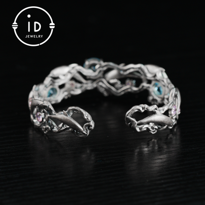 Blue Topaz Dolphin Cuff Bracelet in 925 Sterling Silver, Vintage Totem Style Nature Jewelry Gift for Her, Birthday or Ocean Inspired Look