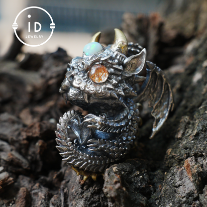 Handgefertigter Drachenanhänger | Gotisches Silberamulett | Mystische Augen und Flügel | Fantasy-Schmuck 
