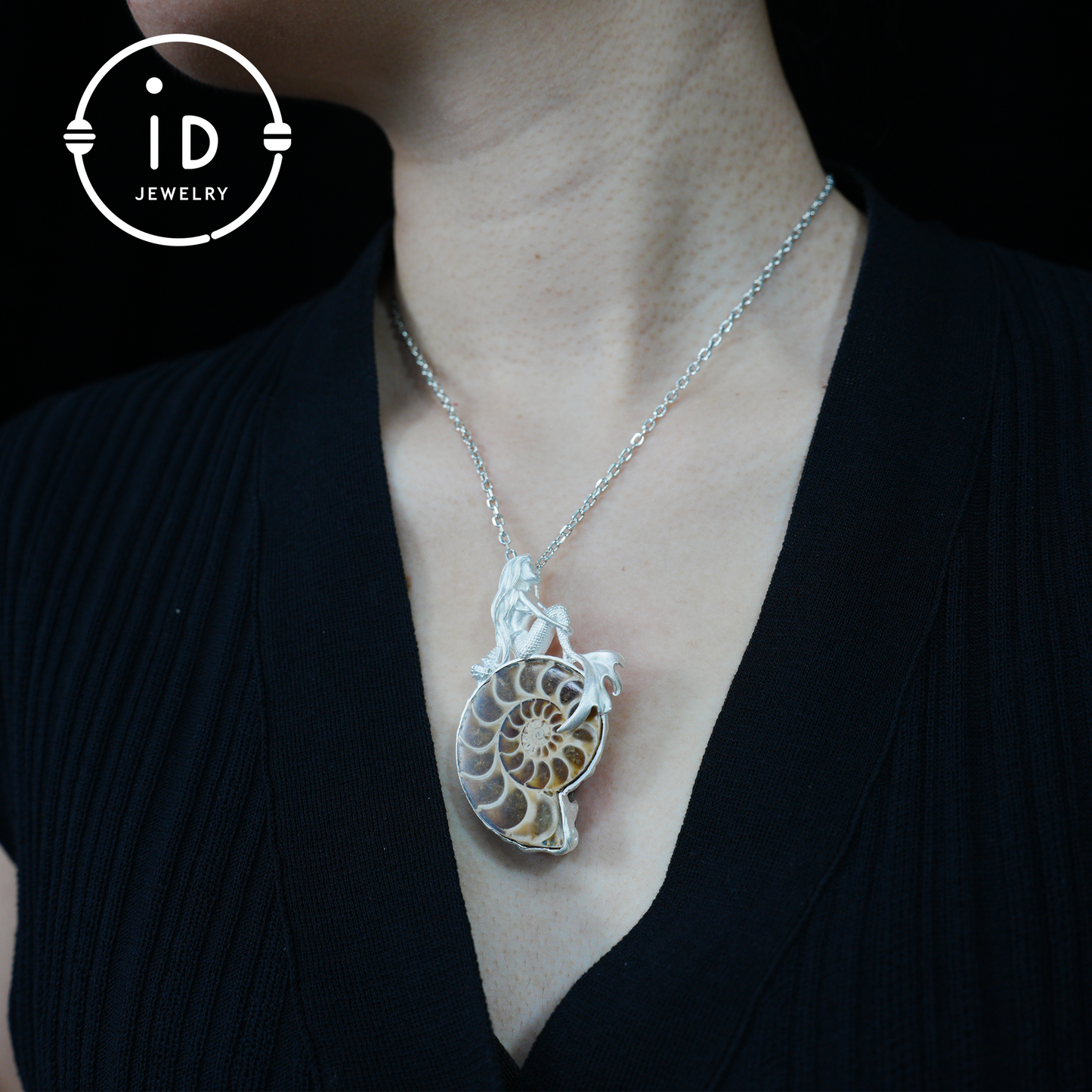 Meerjungfrau Muschel Fossil Anhänger, Handgefertigtes Meeresgöttin Amulett, Spiritueller Schutzschmuck, Mythisches Kunstdesign, Sirenenmeer Geschenk