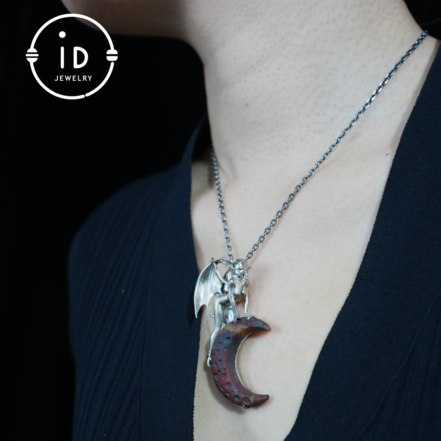 Handgeschnitzter Sukkubus-Anhänger aus 925er Silber | Blutmond &amp; Blutstein-Halbmond | Geflügelter Dämon, gotischer Schutztalisman | Perfektes gotisches Geschenk