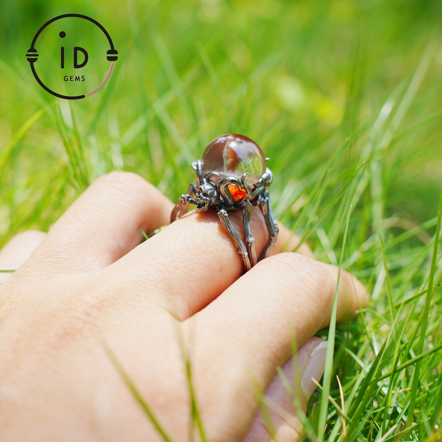 Gothic Spinnenschädel Ring, handgefertigter Dark Fantasy Schmuck, Okkulter Schutz Charm für Witchcore Style