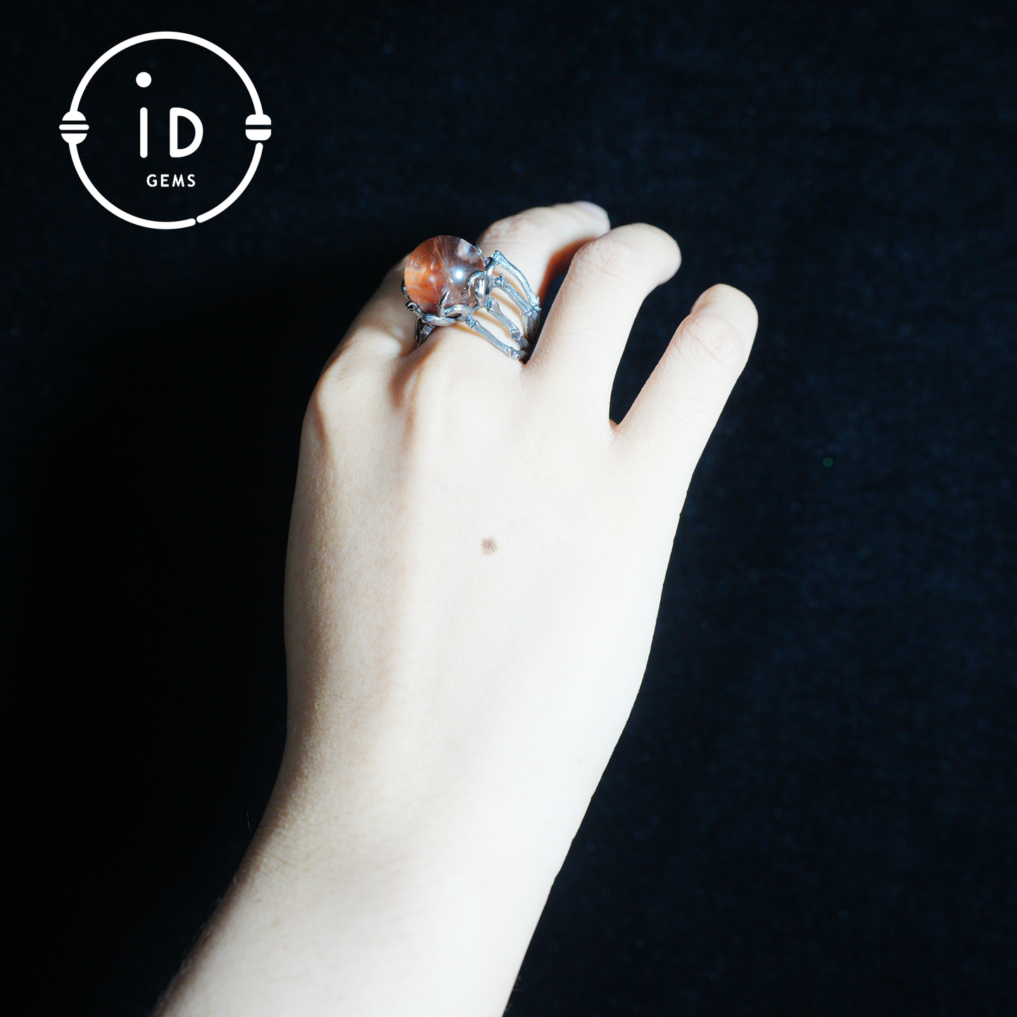 Gothic Spinnenschädel Ring, handgefertigter Dark Fantasy Schmuck, Okkulter Schutz Charm für Witchcore Style