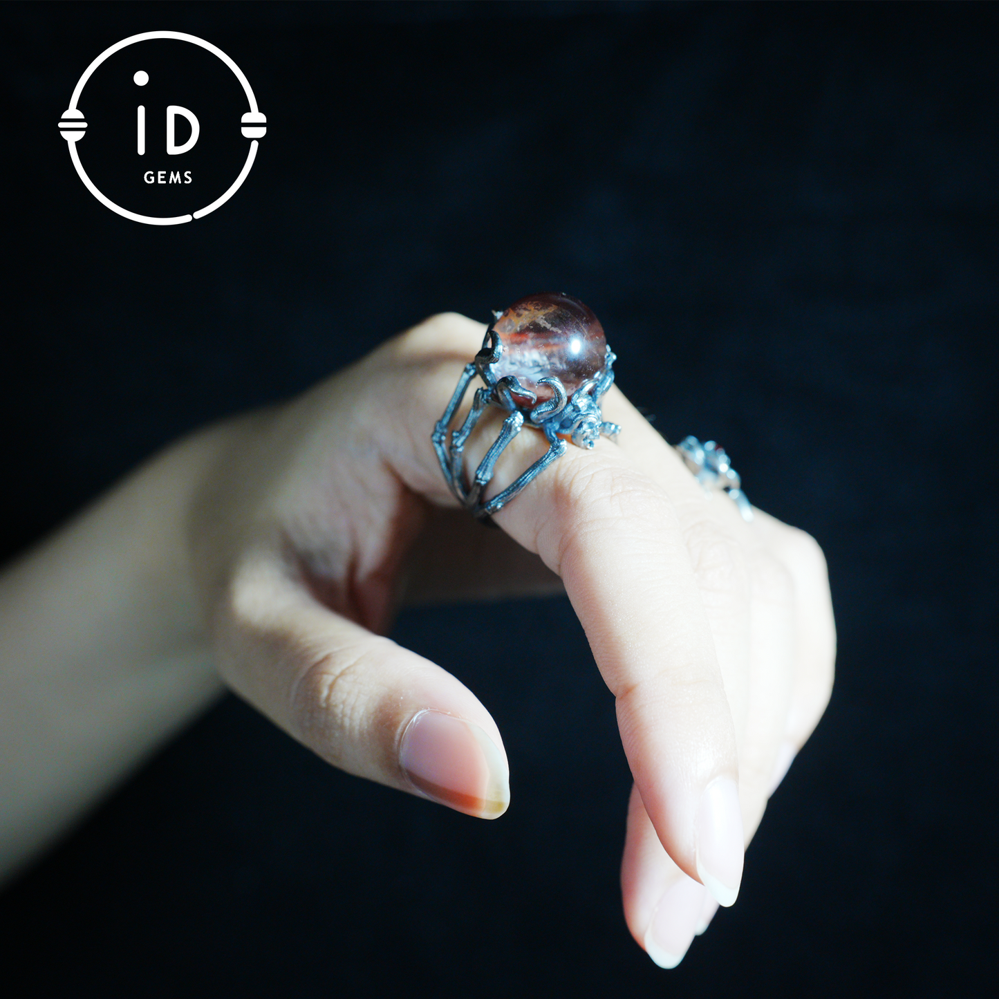 Gothic Spinnenschädel Ring, handgefertigter Dark Fantasy Schmuck, Okkulter Schutz Charm für Witchcore Style