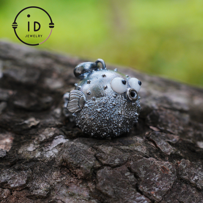 Wunderlicher Kugelfisch-Anhänger aus Sterlingsilber – Charm für emotionale Unterstützung – Süße Ozean-Totem-Halskette – Türkis- und Onyx-Augen – Heilende Geschenkidee