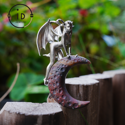 Handgeschnitzter Sukkubus-Anhänger aus 925er Silber | Blutmond &amp; Blutstein-Halbmond | Geflügelter Dämon, gotischer Schutztalisman | Perfektes gotisches Geschenk