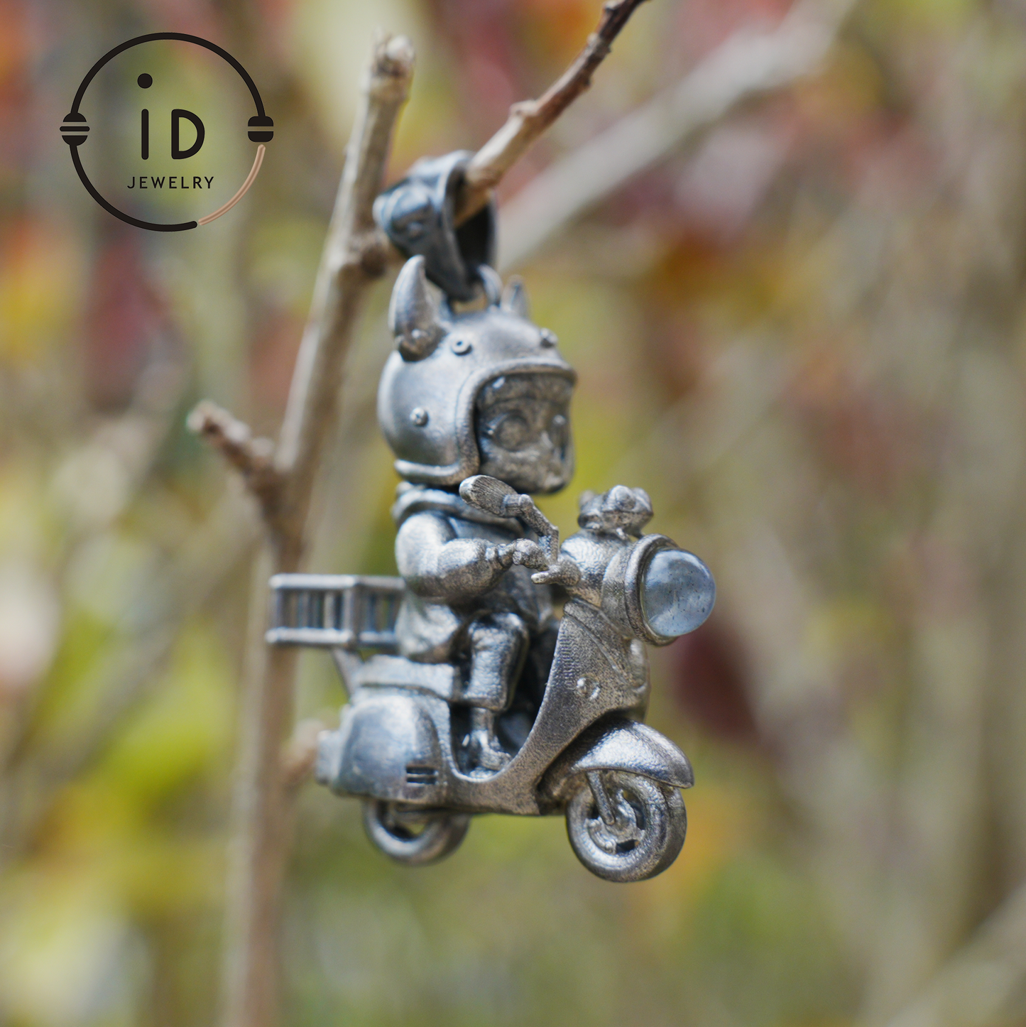 Mystischer Nachtreiter-Anhänger mit Labradoritlicht, handgefertigte Talisman-Halskette, Fantasy-Schmuck für Suchende nach innerer Reise