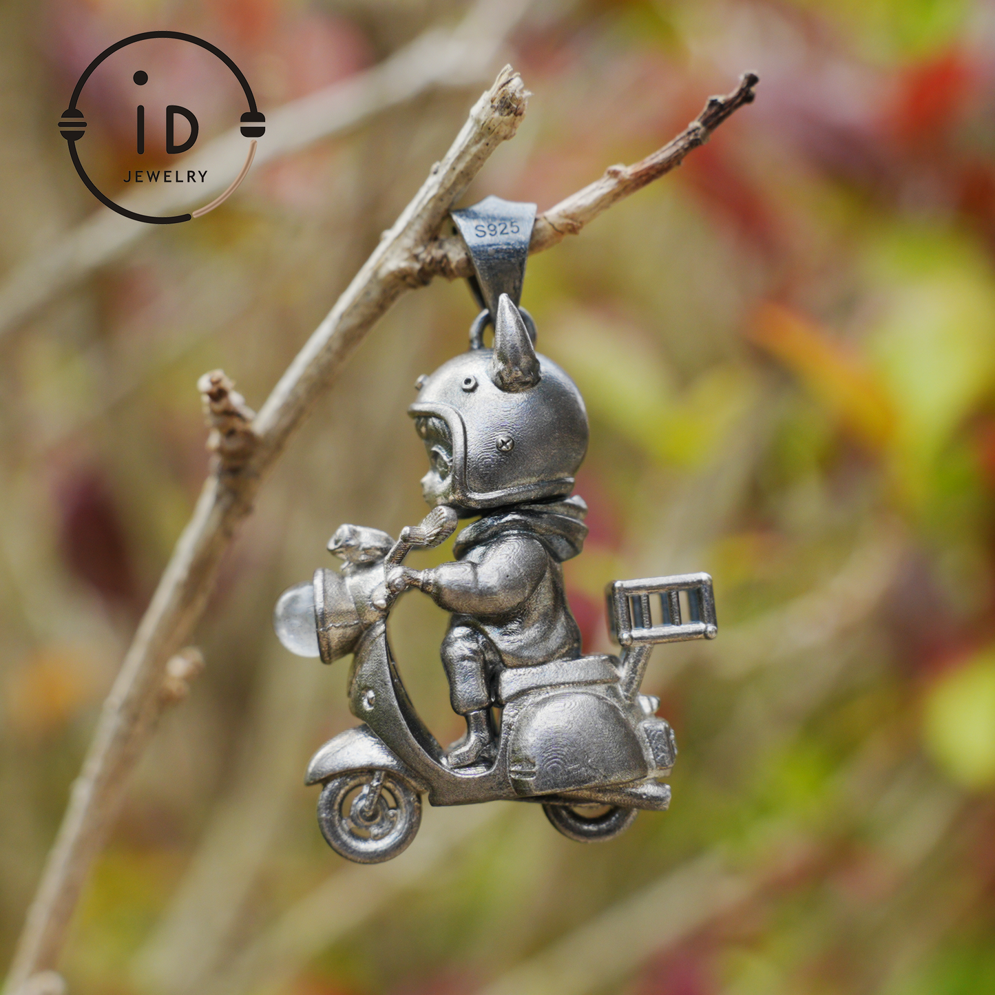 Mystischer Nachtreiter-Anhänger mit Labradoritlicht, handgefertigte Talisman-Halskette, Fantasy-Schmuck für Suchende nach innerer Reise