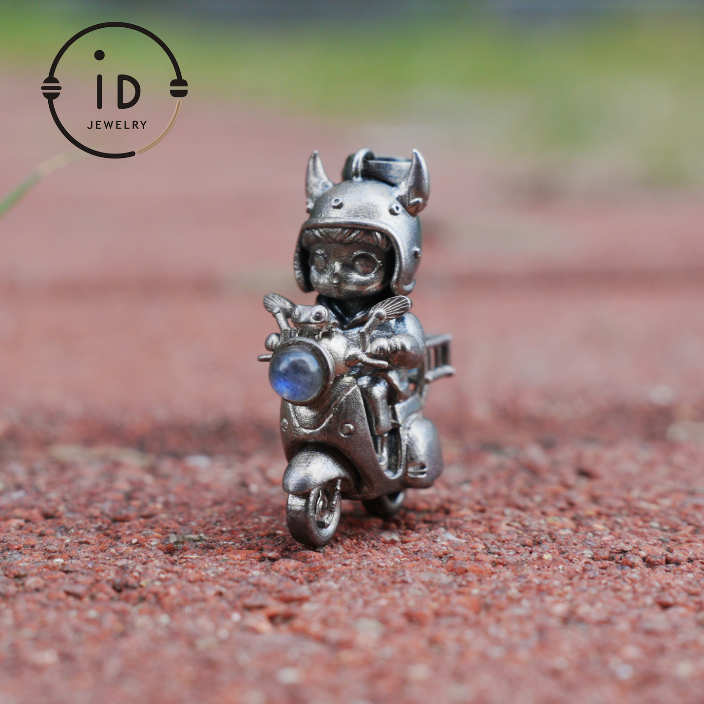 Mystischer Nachtreiter-Anhänger mit Labradoritlicht, handgefertigte Talisman-Halskette, Fantasy-Schmuck für Suchende nach innerer Reise