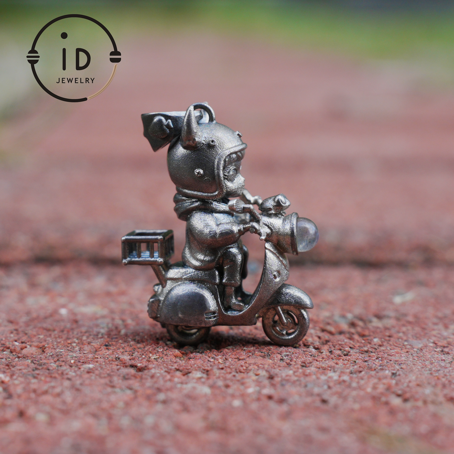 Mystischer Nachtreiter-Anhänger mit Labradoritlicht, handgefertigte Talisman-Halskette, Fantasy-Schmuck für Suchende nach innerer Reise