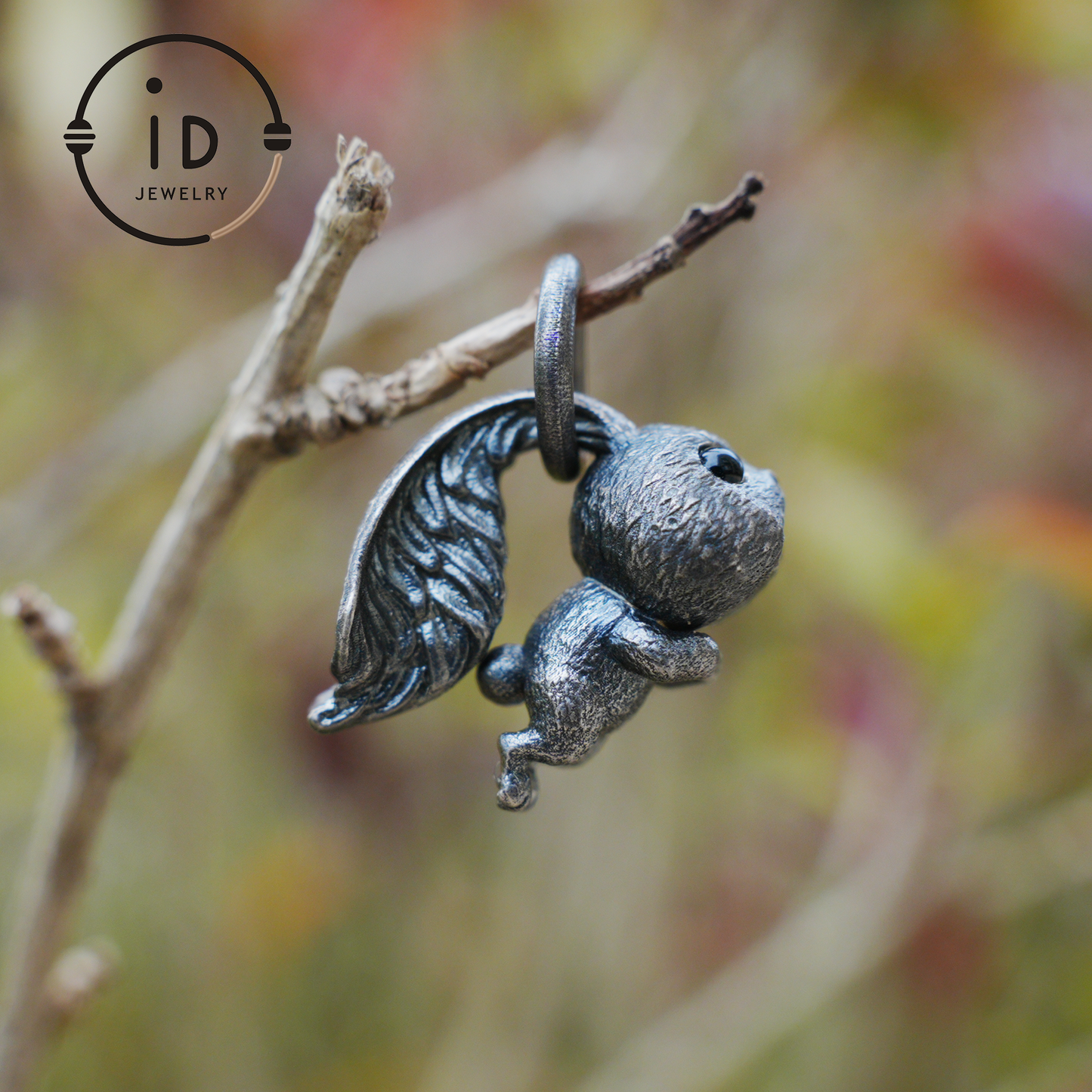 Kaninchenanhänger – springendes Häschentotem mit Onyxaugen, handgefertigtes Tieramulett, Symbol des Erwachens und Neubeginns