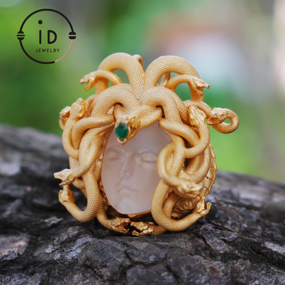 Medusa’s Sleeping Eye, Spiritual Pendant of the Resting Goddess, Third Eye as a Symbol of Insight and Inner Guidance