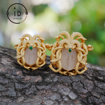 Medusa’s Sleeping Eye, Spiritual Pendant of the Resting Goddess, Third Eye as a Symbol of Insight and Inner Guidance