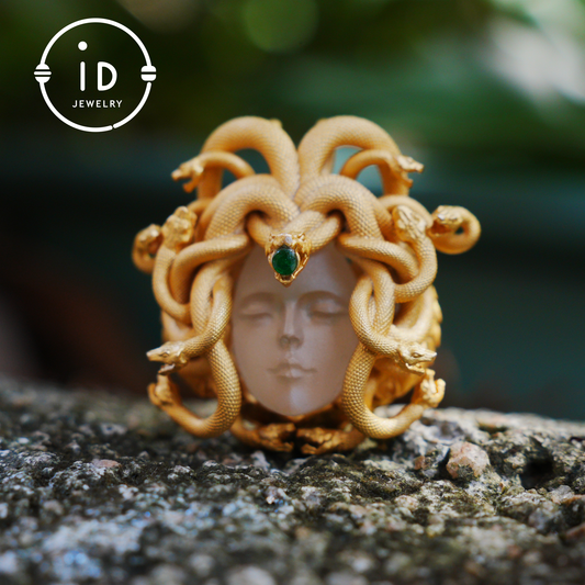 Medusa’s Sleeping Eye, Spiritual Pendant of the Resting Goddess, Third Eye as a Symbol of Insight and Inner Guidance