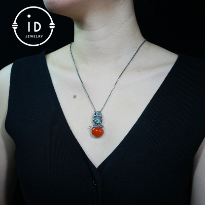 Eulenkette im Natur-Stil | Handgefertigtes 925er Sterlingsilber | Karneol-Cabochon &amp; Onyx-Augen | Feine Federgravur | Handgefertigtes Geschenk