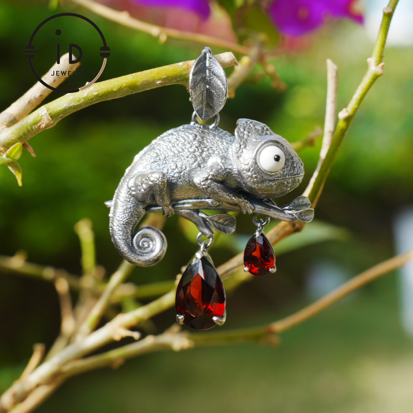 Chameleon Pendant in 925 Silver with Garnet and Howlite · Animal Gothic Necklace in Fairytale Style · Gift for Nature Lovers or Artists