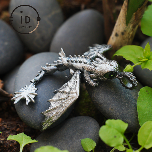 Fantasy-Drachen-Anhänger mit Emaille-Finish, handgefertigter, zahnloser Schmuck, einzigartiges Geschenk für Drachenzähmen leicht gemacht-Fans 