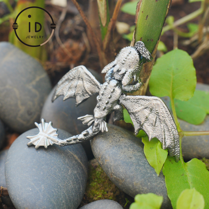 Fantasy-Drachen-Anhänger mit Emaille-Finish, handgefertigter, zahnloser Schmuck, einzigartiges Geschenk für Drachenzähmen leicht gemacht-Fans 