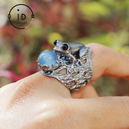 Silver Frog Ring with Aquamarine Cabochon · Animal Jewelry Vintage Style · Gift for Her Nature Lovers · Totem Ring Unisex