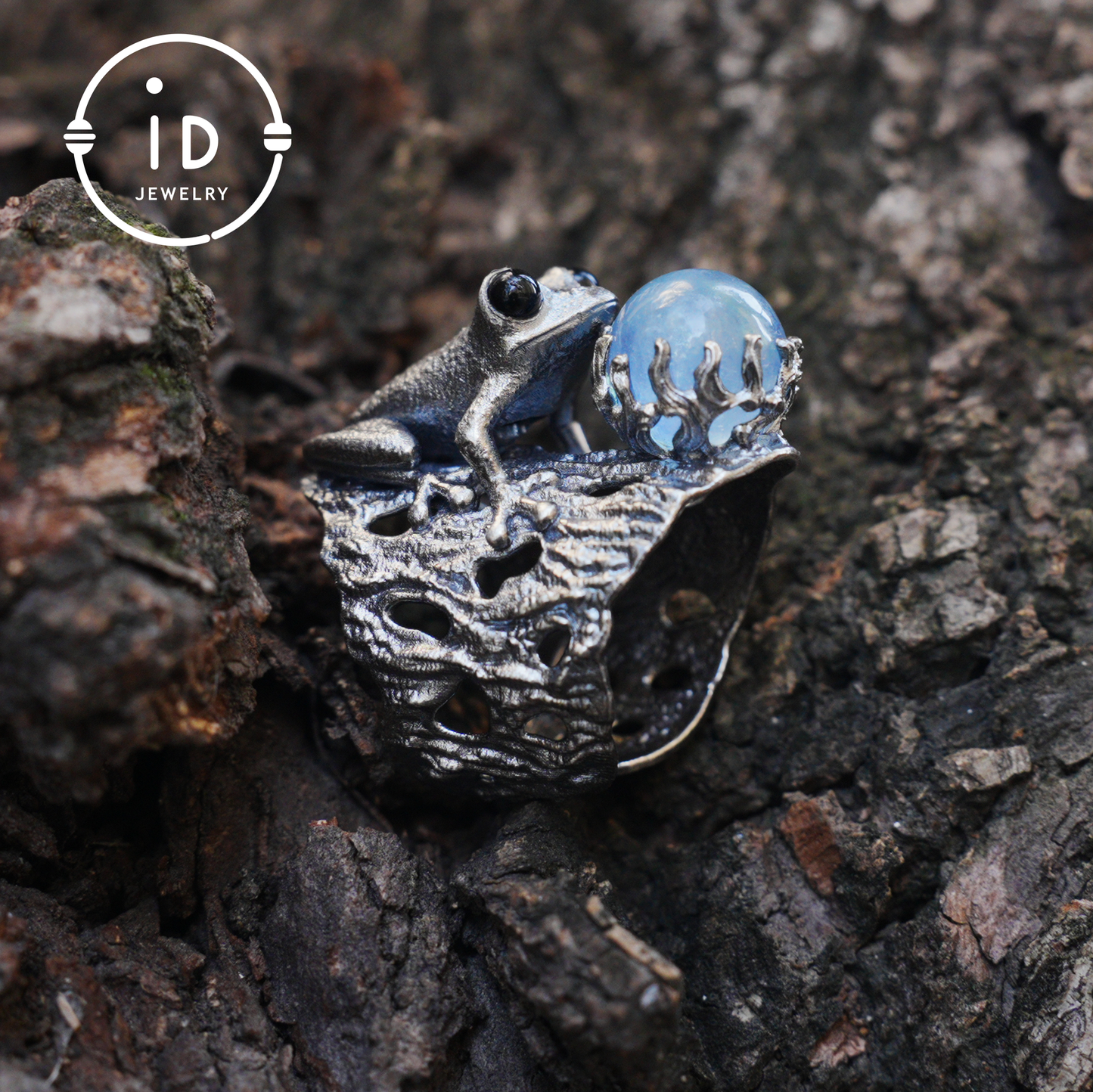 Silver Frog Ring with Aquamarine Cabochon · Animal Jewelry Vintage Style · Gift for Her Nature Lovers · Totem Ring Unisex