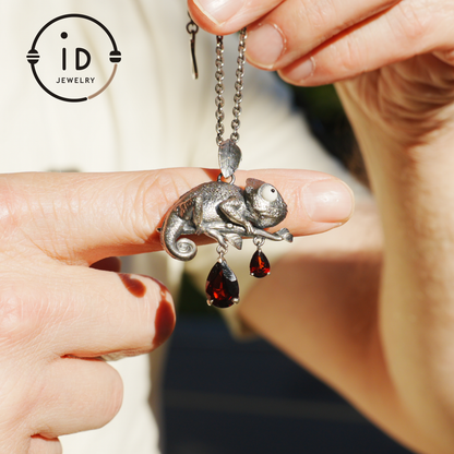 Chameleon Pendant in 925 Silver with Garnet and Howlite · Animal Gothic Necklace in Fairytale Style · Gift for Nature Lovers or Artists