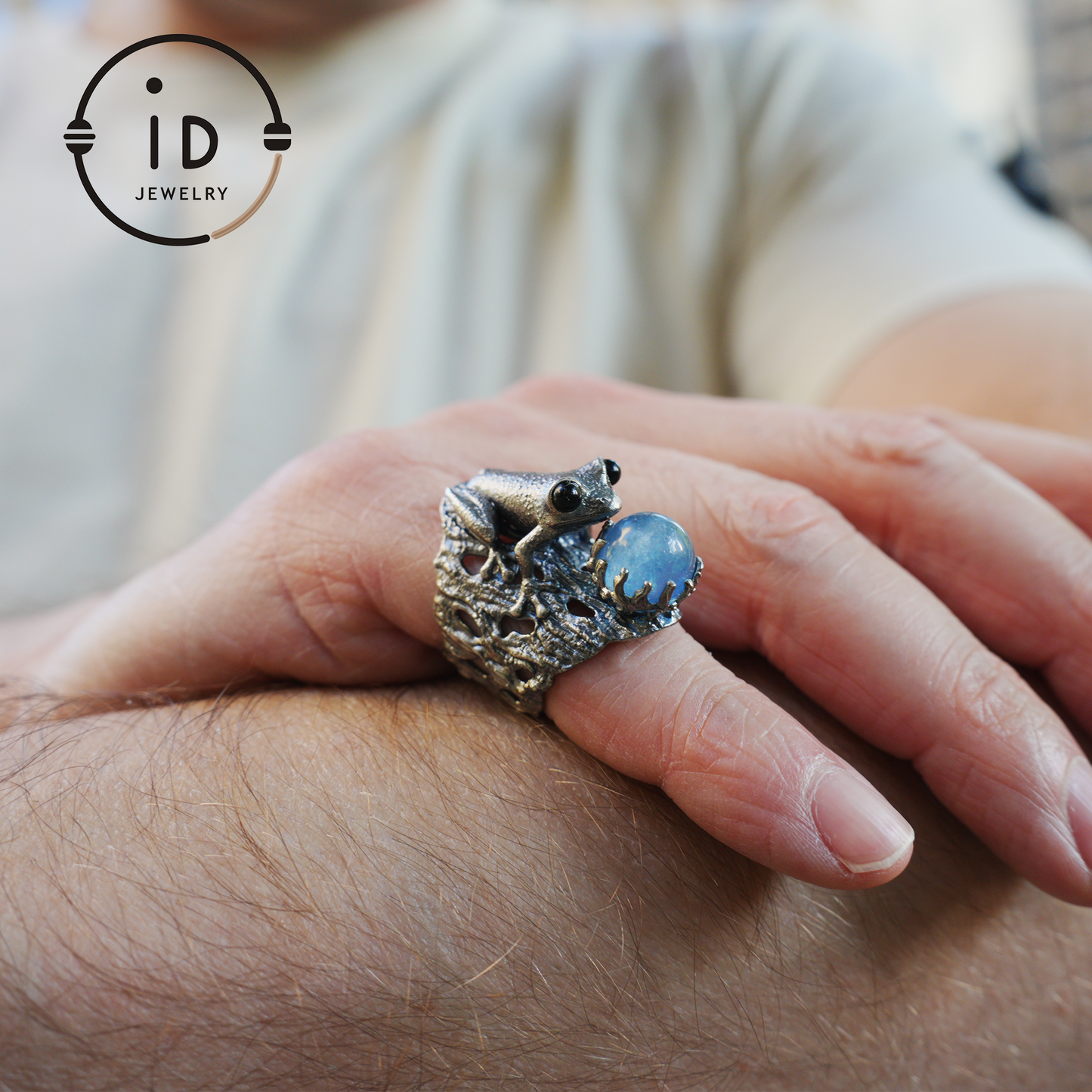 Silver Frog Ring with Aquamarine Cabochon · Animal Jewelry Vintage Style · Gift for Her Nature Lovers · Totem Ring Unisex