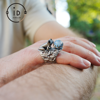 Silver Frog Ring with Aquamarine Cabochon · Animal Jewelry Vintage Style · Gift for Her Nature Lovers · Totem Ring Unisex