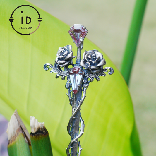 Handcrafted alexandrite pendant with rose and dagger details in oxidized silver – a symbolic talisman in gothic and witchcore style
