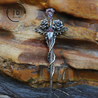 Handcrafted alexandrite pendant with rose and dagger details in oxidized silver – a symbolic talisman in gothic and witchcore style