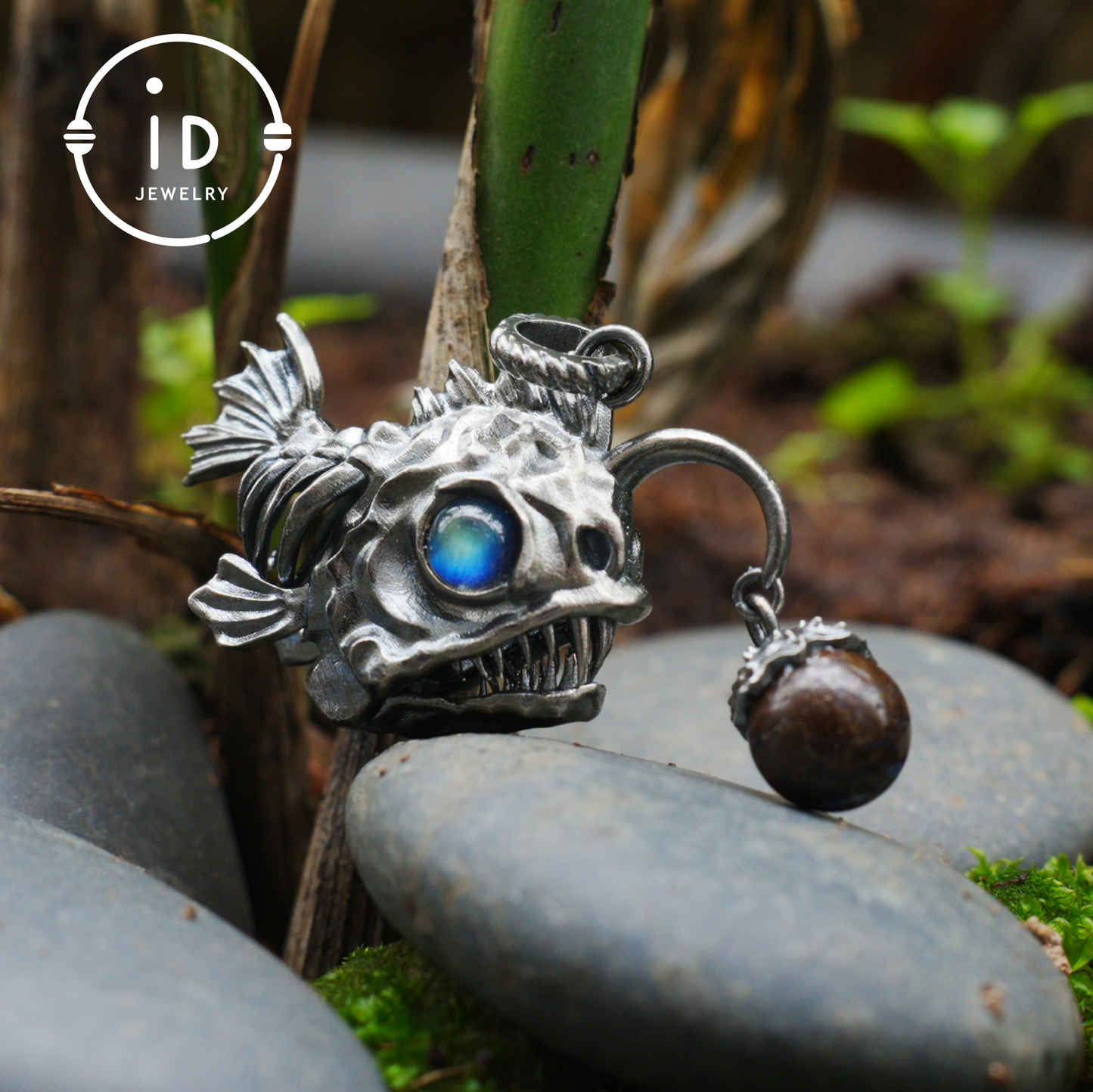 925 Sterling Silver Anglerfish Pendant with Labradorite – Handmade Artistic Jewelry for Ocean Lovers