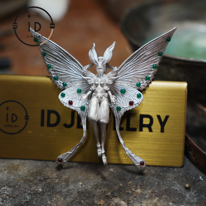 Handcrafted pendant with chrysoprase and red agate, matte 925 silver, gothic figurative design, mystical style, gift for her